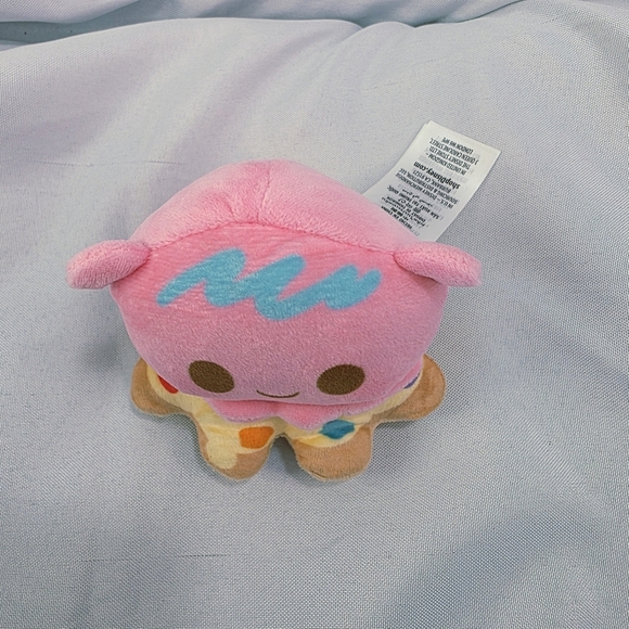 Disney Munchlings Street Food Fusion Mochi Beignet Sundae Plush Mini 4 Inch 2023 - Picture 2 of 11